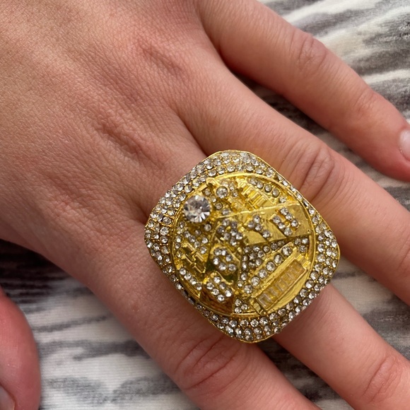 Toronto Raptors championship ring in Collectors box NBA - Picture 6 of 8